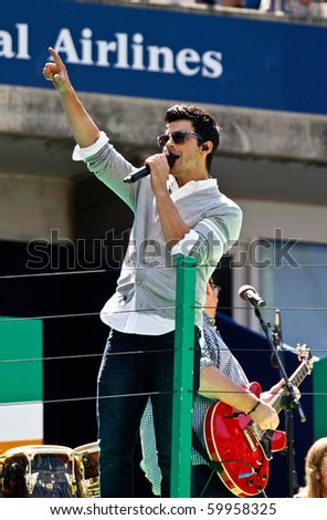 FLUSHING, NY - AUGUST 28: The Jonas Brothers perform at Arthur Ashe Kids\' Day at the Billie Jean King National Tennis Center on August 28, 2010 in Flushing, New York.