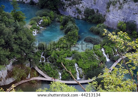 The+waterfalls+of+plitvice+lakes+croatia