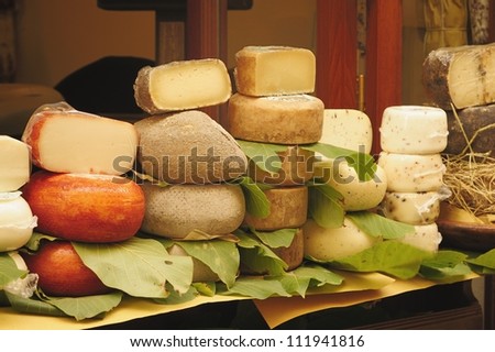 A beautiful choice of tuscan pecorino cheeses