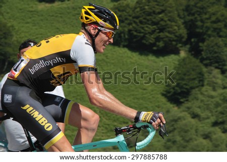 PIERRE SAINT-MARTIN, FRANCE, July 14, 2015 : Dutch profesionnal cyclist Robert Gesink leads the 10th stage of Tour de France in the last climb to Pierre Saint-Martin.