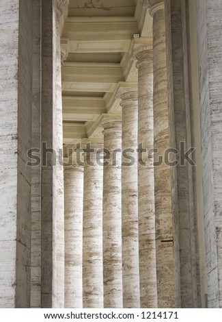 bernini columns