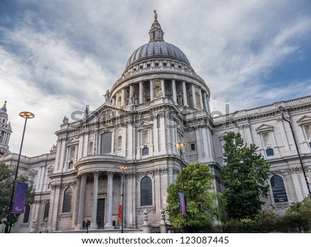 LONDON - DECEMBER 9: St. Paul\'s Cathedral on December 9, 2012 in London. St. Paul\'s Cathedral is a Church of England cathedral and seat of the Bishop of London.
