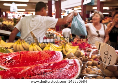 Fruit and vegetable market. Retail.