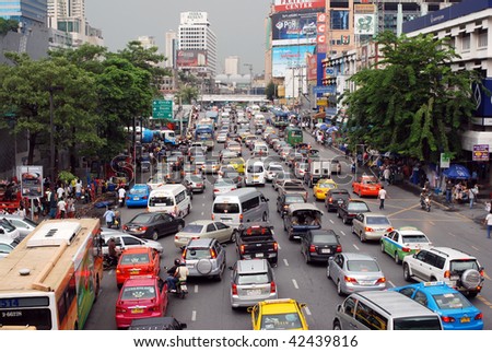 BANGKOK - OCTOBER 9: Daily traffic jam in the afternoon on October 9, 2009 in Bangkok.