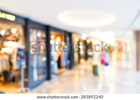 Blur background of shopping center