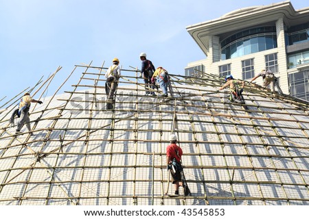 building a scaffold with bamboo in Hong Kong