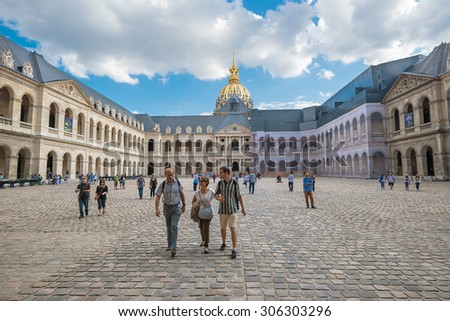 PARIS - JULY 25: tourists visit Les Invalides on July 25, 2015 in Paris, France. In year 2014 more than 15 million tourists visited the city of Paris.