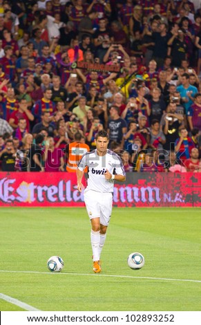 BARCELONA - AUGUST 17: Cristiano Ronaldo warms-up before the Spanish Super Cup final match between FC Barcelona and Real Madrid, 3 - 2, on August 17, 2011 in Camp Nou stadium, Barcelona, Spain.