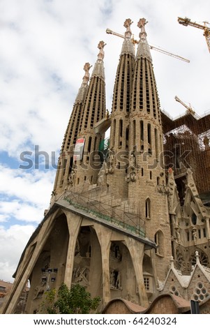 BARCELONA - NOVEMBER 2: The Sagrada Familia awaits the arrival of the Pope Benedict XVI. November 2, 2010 in Barcelona (Spain).
