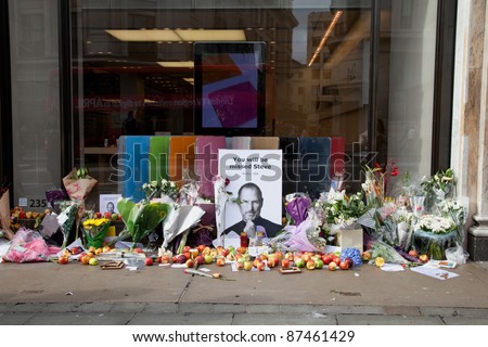 LONDON - OCTOBER 9: Shrine to Steve Jobs outside the Regent Street Apple Store on October 9, 2011 in London. Jobs, former CEO of Apple, died on October 5, 2011 after battling Pancreatic cancer.