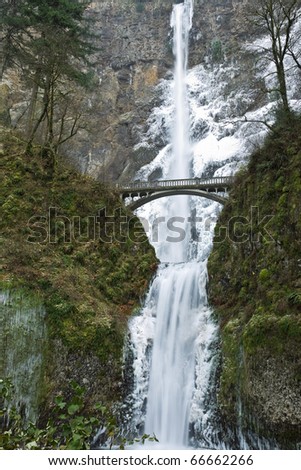 Multnomah Waterfalls frozen in winter. Columbia River Gorge National Scenic Area, Oregon.