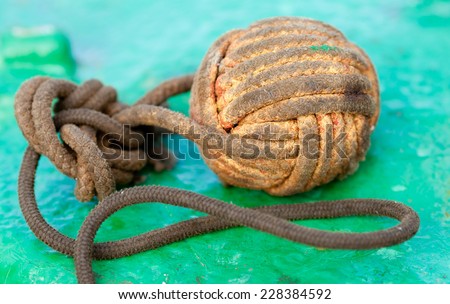 Wicker ball (Monkey fist) for throwing a thin rope
