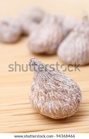 Dry figs
