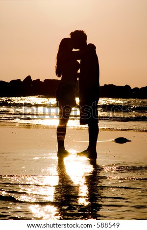 sunset love kiss. Couples-love-kiss-romantic
