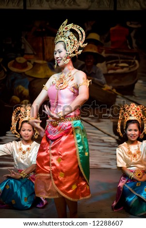 Presentation of cultural dance by beautiful Thai dancers.