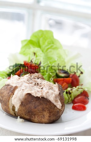 Jacket potato with tuna and fresh salad