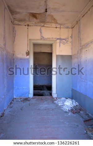 the room in the thrown house in a solitude