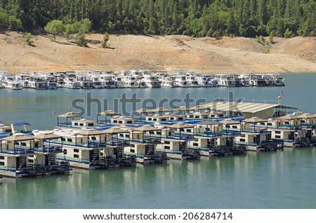 Shasta Lake shows the water drought crisis occurring in California with very low water levels