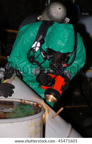 B-Level Entry Team Plugging Leaking Drum, Unknown chemical leaking from a drum, Hazardous Materials Technician training, night drill at Roseburg OR