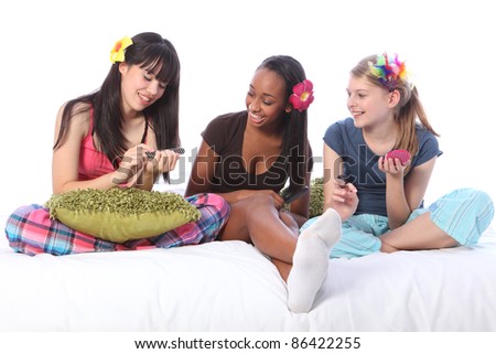  Games on Manicure And Make Up Game Fun At Pyjama Party For Three Happy