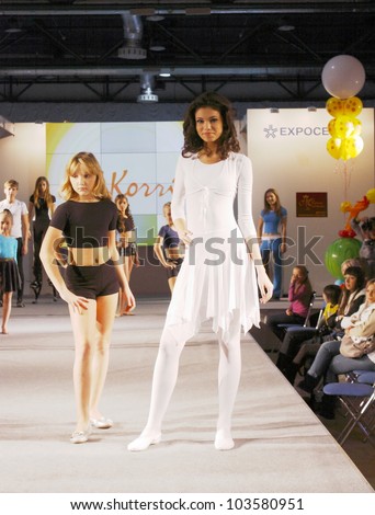 MOSCOW - SEPTEMBER 29: Unidentified models show a children\'s sports clothing Russian brand Korri Premiere Moscow children at the International Fashion on September 29, 2011 in Moscow