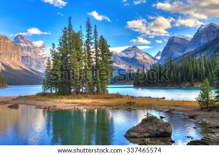Spirit Island in Maligne Lake, Jasper Nationall park, Alberta, Canada
