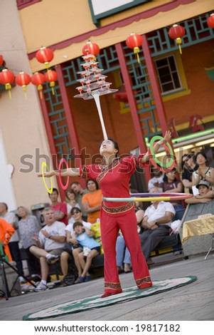 LOS ANGELES CHINATOWN, CA - SEPTEMBER 14:  Chinese balancer, Sahsah, performing at the 2008 Los Angeles Moon Festival.