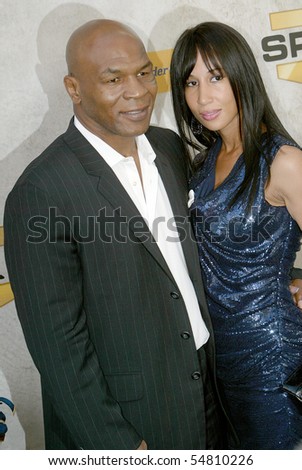 CULVER CITY, CA - JUNE 5: Mike Tyson & wife Lakhia Spicer arrive at the 4th annual Spike TV\'s \