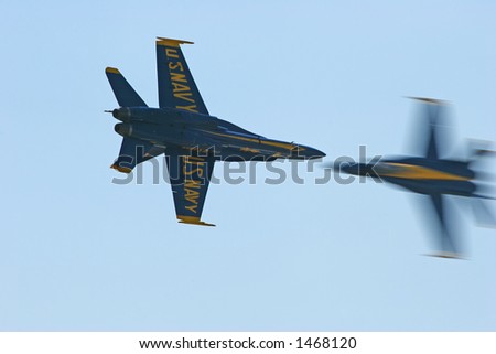 Blue Angels Solos Opposing Pass