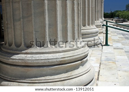 Architectural detail:  Huge columns