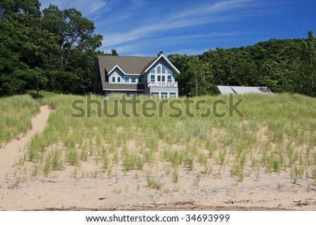 Attractive summer cottage on the shores of Lake Michigan