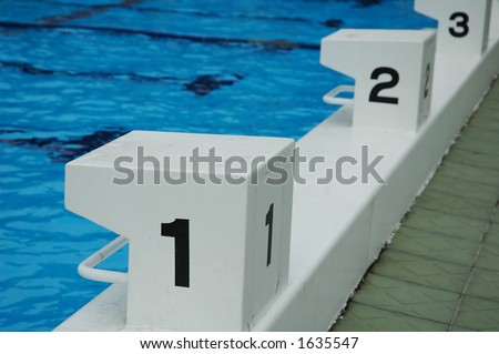 Swimming pool starting block