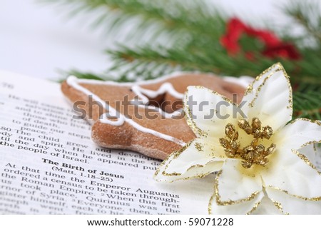 Christmas story - Open Bible with selective focus on text in Lucas 2 about Jesus\' birth