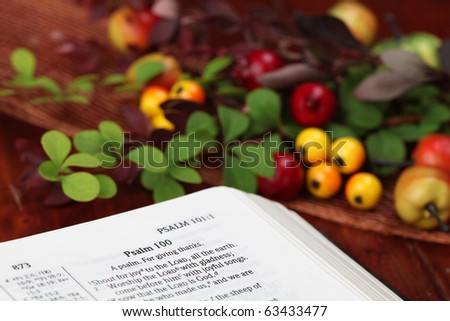 Thanksgiving arrangement with the Bible open to Psalm 100