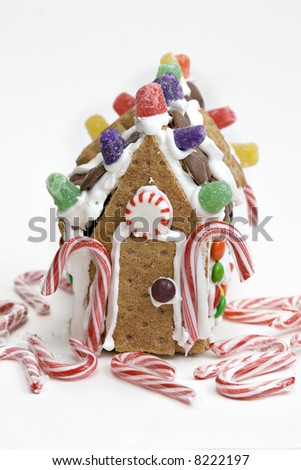 A little house made from graham crackers, icing and candies.
