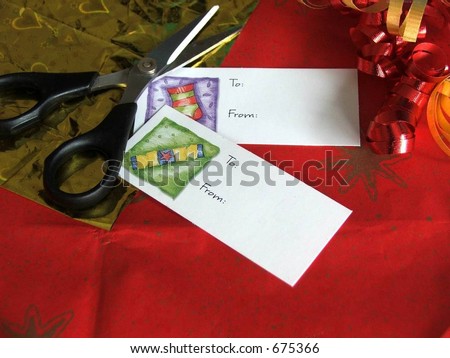 Xmas gift labels and scissors
