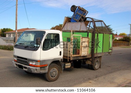 trash collection vehicle