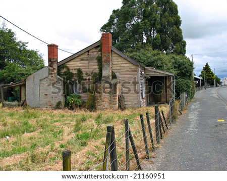 old derelict cottage-from the street