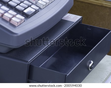 Empty cash drawer
