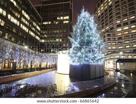 beautiful christmas tree at canary wharf stock photo beautiful christmas tree at canary wharf stock photo