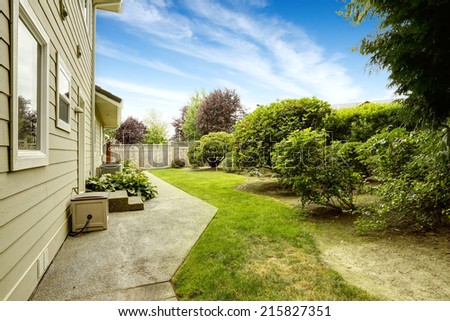 Backyard garden. Walkout deck. Real estate in Federal Way, WA