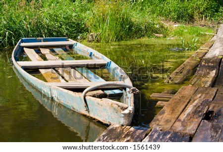 The sunk boat