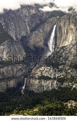 A view of Yosemite Valley from Glacier Point, Yosemite National Park, California