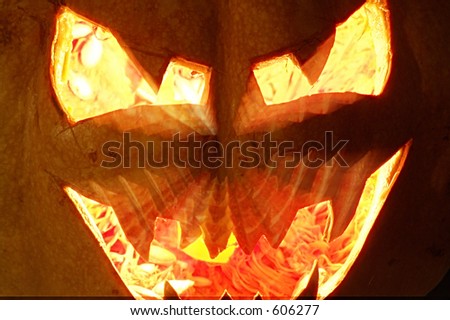 zoom ffect of scary pumpkin