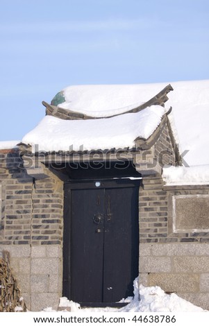 Snowed house after snow storm1