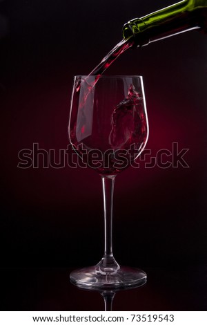 wine red alcohol bottle splashing wineglass drink
