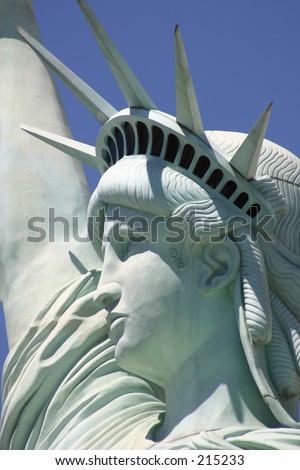 statue of liberty las vegas new york. statue of liberty las vegas vs