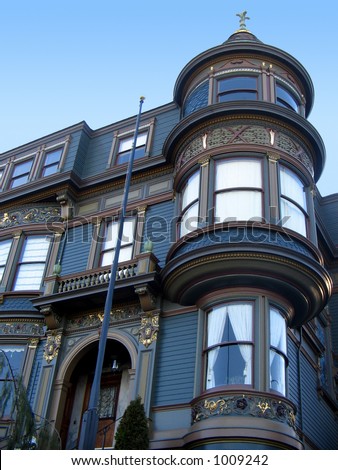 victorian mansion exterior in San Francisco California