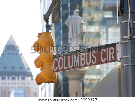 Traffic light and Columbus Statue - Columbus Circle - Manhattan - New York - United States of America