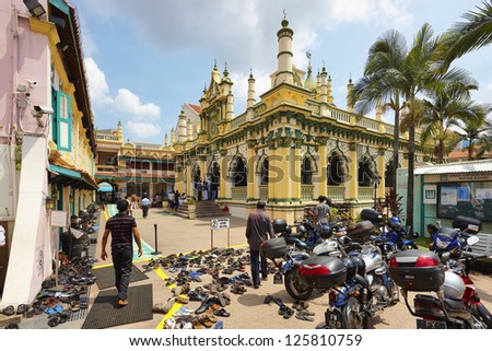 Masjid Abdul Gafoor Mosque in Singapore Little India Masjid Abdul Gafoor Mosque in Singapore Little India